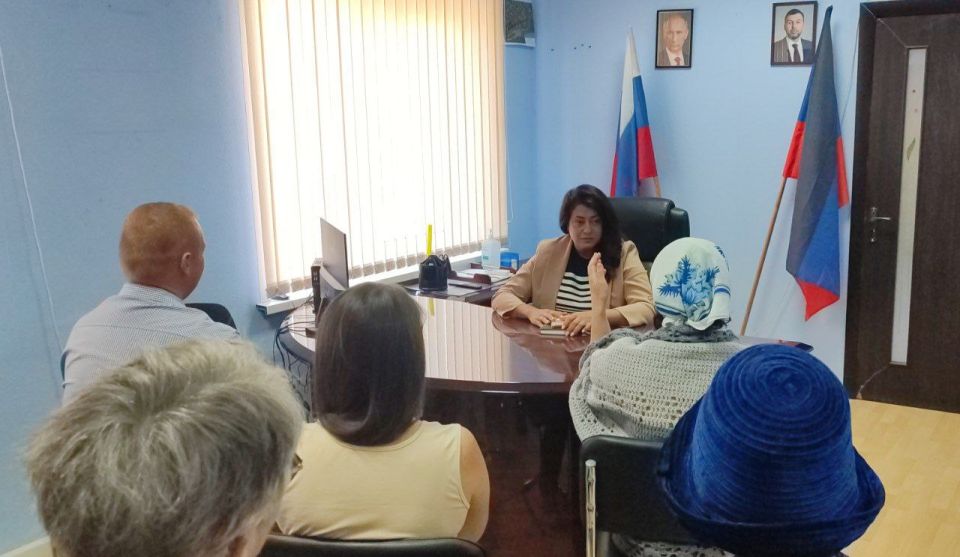 В Управе Приморского внутригородского района города Мариуполь состоялась встреча с жителями под руководством исполняющего обязанности руководителя Управы Елены Пантелеевны Голяка