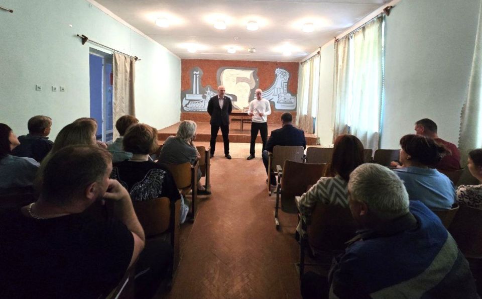 Сергей Желновач: Сегодня, 17 сентября, совместно с депутатом Народного Совета ДНР Сергеем Парчевским встретился с трудовым коллективом Филиала «Углегорская ТЭС» ГУП ДНР «Энергия Донбасса»