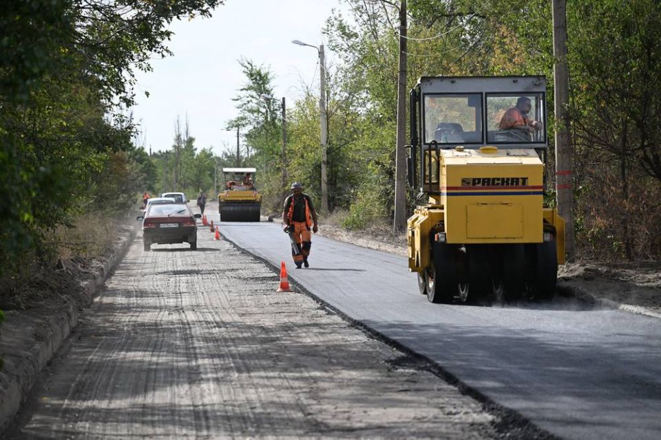 После завершения ремонтных работ на улице Нижневартовской в ранее прифронтовом Петровском районе Донецка отремонтируют дорожное полотно по улицам Стаханова, Шуйской и Щипачева