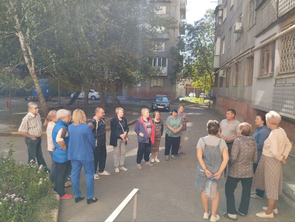 17 сентября в Червоногвардейском районе состоялась встреча руководителя Управы Червоногвардейского внутригородского района Антона Гринзовского с жителями жилого массива Дзержинского на придомовой территории дома № 2-А по...