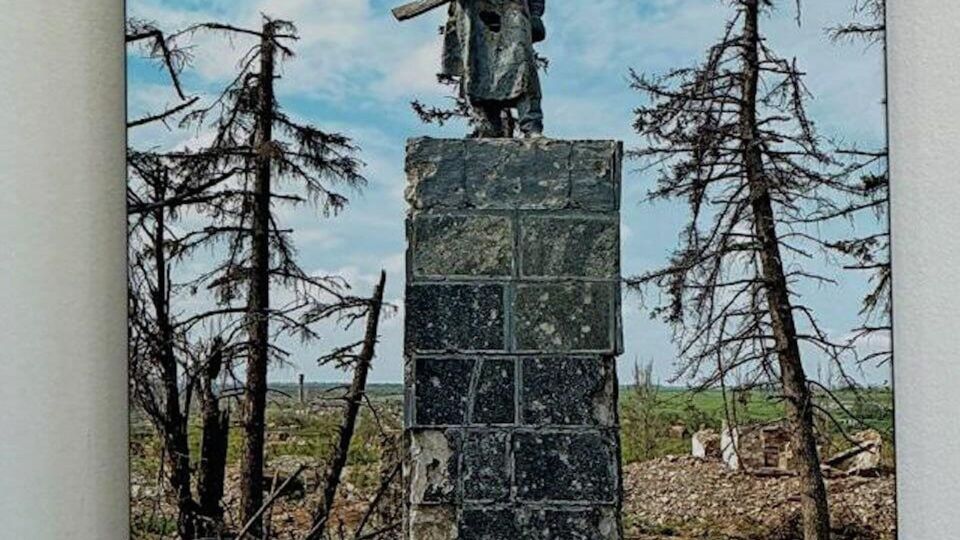 В резиденции Путина появились фотографии из зоны СВО, демонстрирующие героизм российских военных