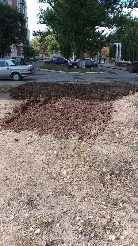 Аварийные бригады Нижегородской области совместно с Филиалом «Харцызское ПУВКХ» ГУП ДНР «Вода Донбасса» продолжают работу в поселке Зуевка