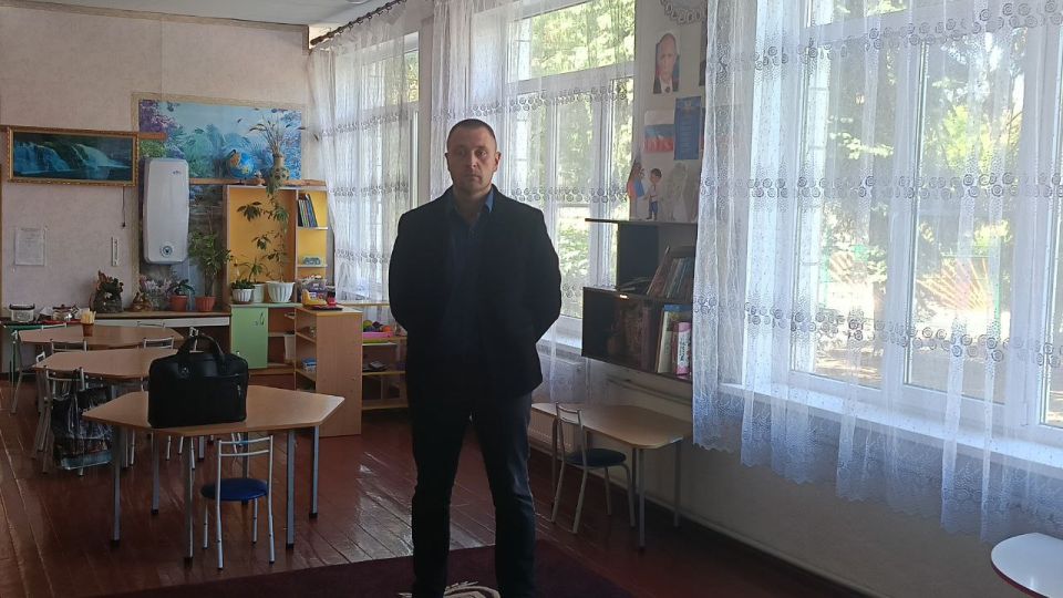 Вчера первый заместитель главы Администрации городского округа Харцызск Олег Захаров провел встречу с трудовым коллективом ГКДОУ «Детский сад №19 г.о. Харцызск»