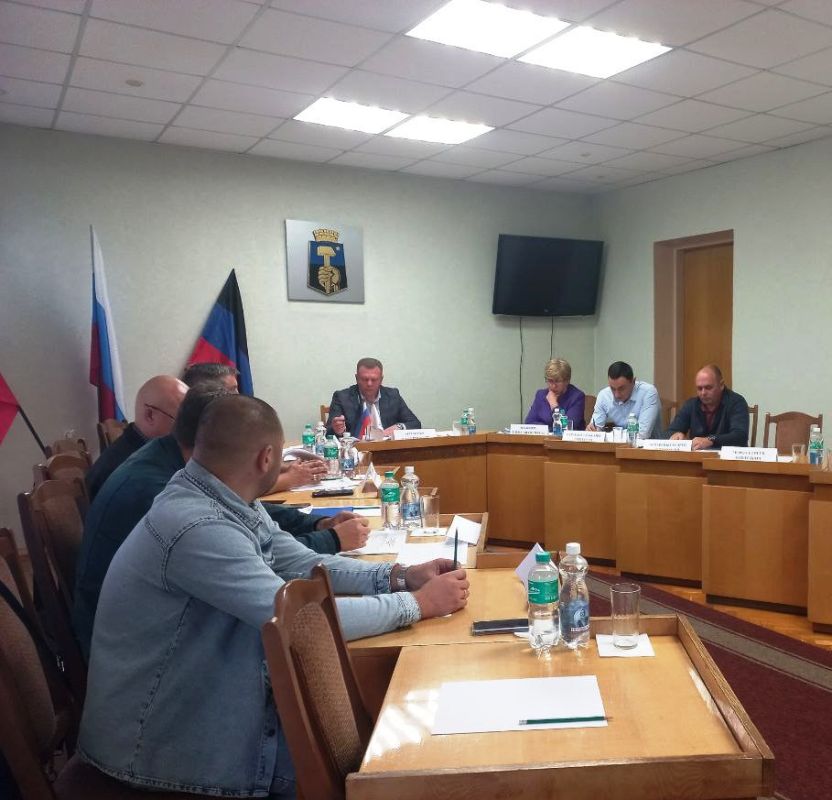 В Управе Пролетарского внутригородского района Администрации городского округа Донецк состоялось выездное заседание Городского штаба по подготовке объектов жизнеобеспечения, социальной сферы и жилищного фонда к работе в...