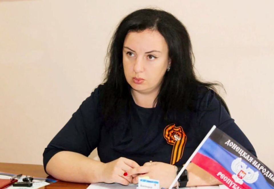 Ассоциация «Совет муниципальных образований ДНР» благодарит главу городского округа Харцызск Викторию Жукову за многолетний и самоотверженный труд