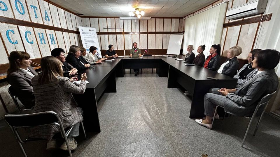 Встреча с трудовым коллективом города Ждановка