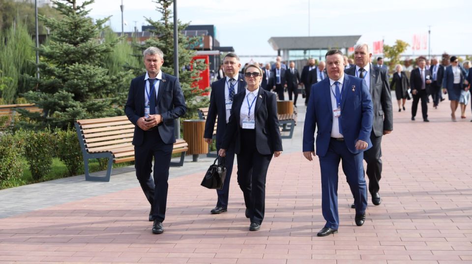 В Волгограде проходит Конференция южно-российской парламентской ассоциации, в которой принимают участие депутаты Народного Совета ДНР