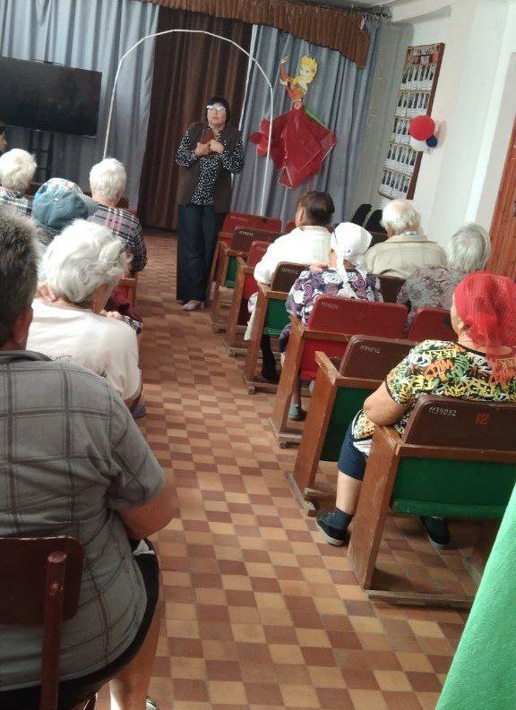 Начальник Василевского территориального отдела Ирина Щурова встретилась с жителями с. Василевка по улице Школьная