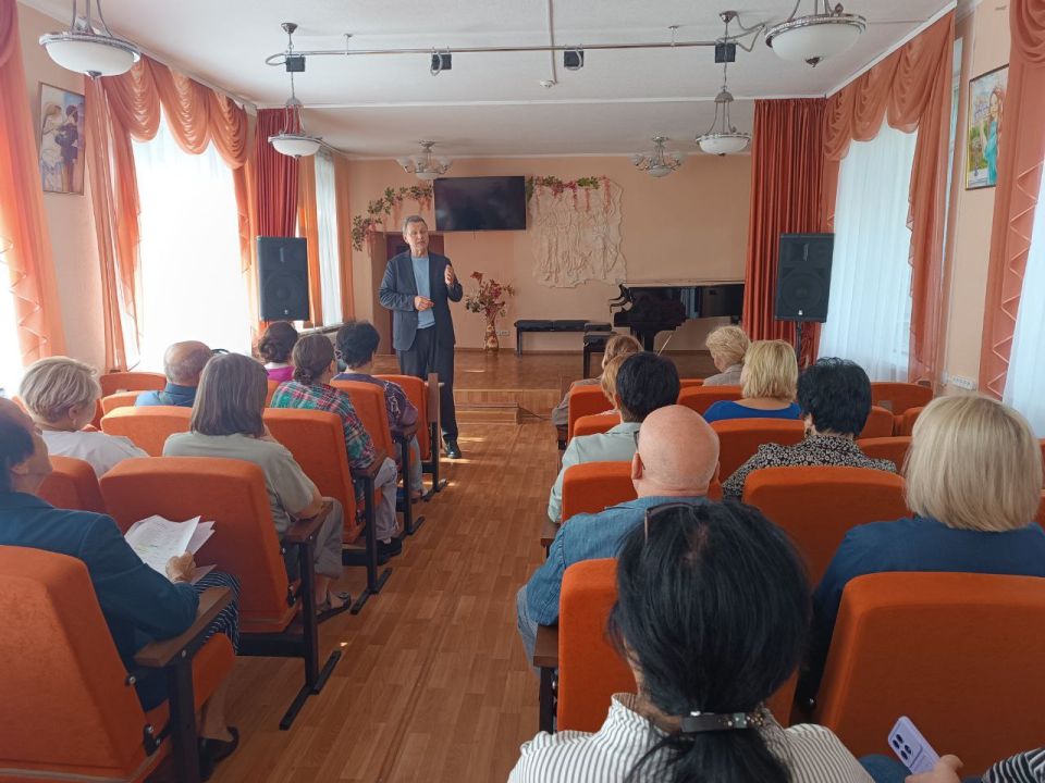 Михаил Желтяков: По Поручению Главы ДНР Дениса Пушилина продолжаю встречи с трудовыми коллективами учреждений культуры Донецкой Народной Республики