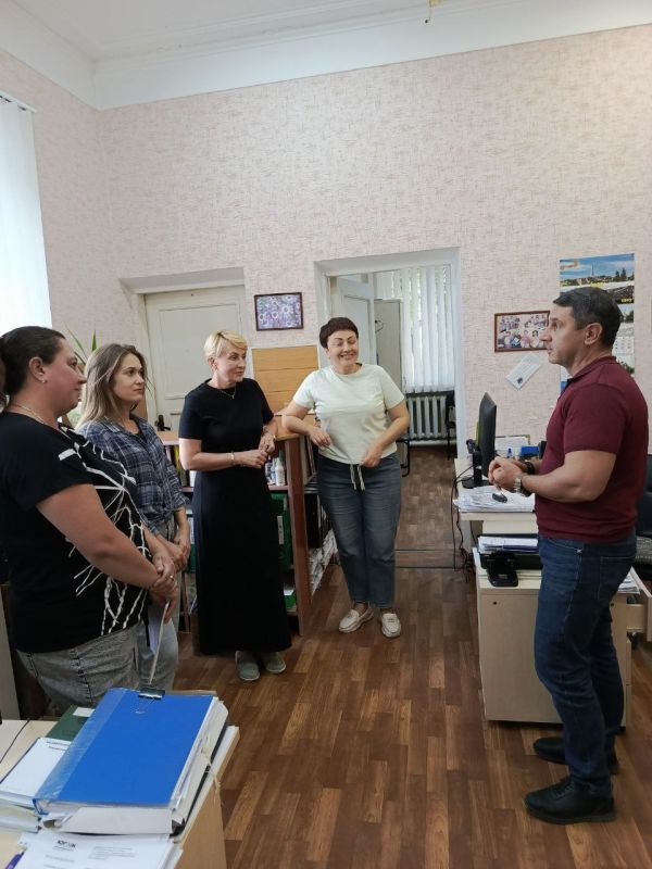 18 сентября лидер общественного мнения Виталий Хохлов провел встречу с трудовым коллективом ООО «ЮГМК» Донецк Филиал №6 «Комсомольское рудоуправление