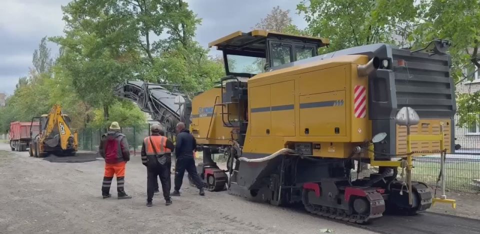 В Шахтерском округе продолжается ремонт дорог