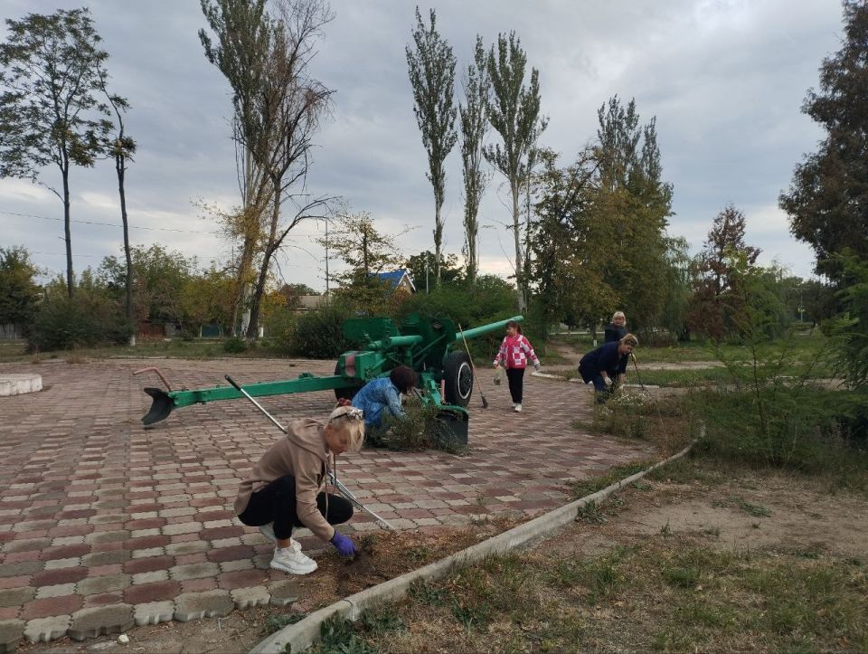 Игорь Мартынов: Сотрудники управления территориями городского округа Енакиево на Всероссийском субботнике