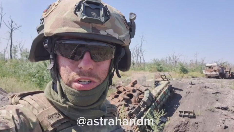 Дмитрий Астрахань: Уничтоженные во время боёв за Авдеевку украинский танк и танковоз