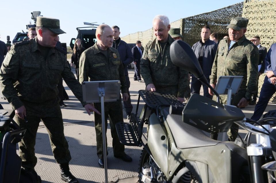 Чуть не задавил. Путин рассказал, как в последнюю секунду увернулся от мотоцикла