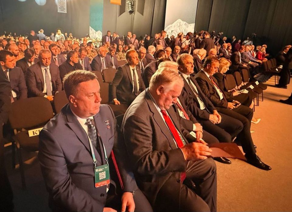 Константин Кузьмин зачитал приветственное слово Главы ДНР Дениса Пушилина на Первом Международном экономическом форуме в Цхинвале