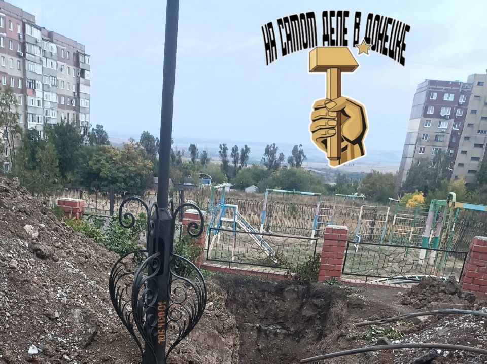 #нампишут. Родители Харцызска носят воду в детский сад своим детям!!! Просим обратить внимание, уже крик души от родителей детского сада города Харцызска №1 «Волшебница»