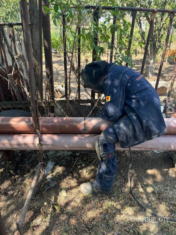 СПЕЦИАЛИСТЫ ФИЛИАЛА «ХАРЦЫЗСКТЕПЛОСЕТЬ»