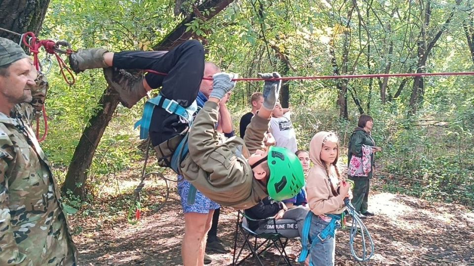 Юные туристы Ждановки проявили ловкость и дух командного единства на туристическом слёте