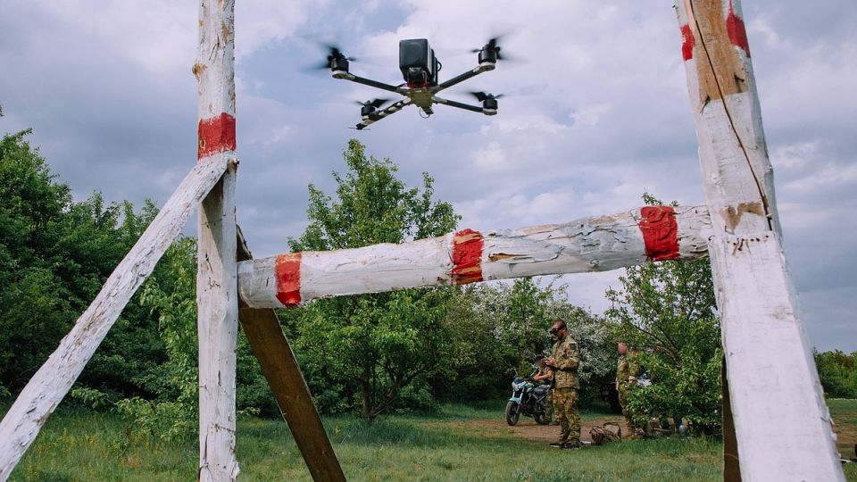 В Донецке при атаке БПЛА пострадал мирный житель: врачи достали из его головы чип дрона