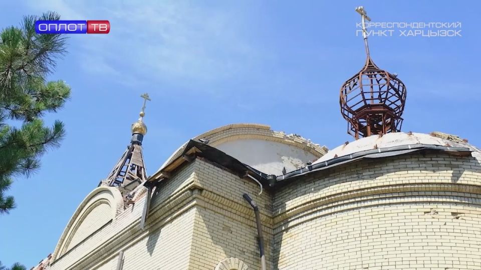 Восстановление храма. Военнослужащие Росгвардии и клирик Нижегородской епархии отец Сергий посетили Свято-Успенский Николо-Васильевский монастырь в Донецкой Народной Республике и передали насельникам обители воду и продукты...