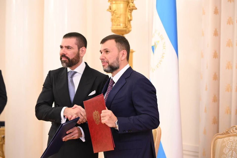 В Доме приемов МИД России подписано соглашение о торгово-экономическом сотрудничестве между ДНР и Никарагуа, сообщил сенатор Александр Волошин