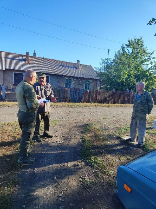 Начальник Успенского территориального отдела Сергей Шпорт встретился с жителями пос