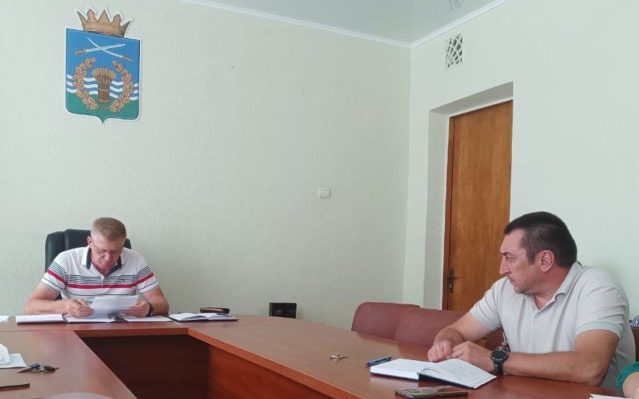 Сергей Юзвинкевич: Сегодня провёл расширенное аппаратное совещание с начальниками отделов и структурных подразделений Администрации Володарского МО, руководителями предприятий, территориальных подразделений министерств и...