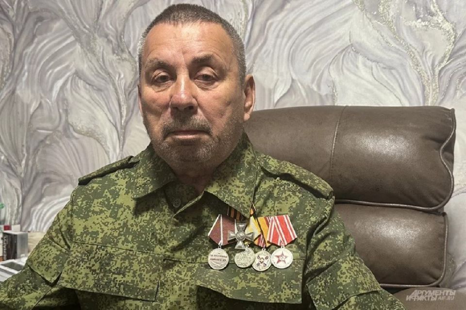 «Выплакал воду соседям». Как ветеран вернул воду в квартиры Донецка