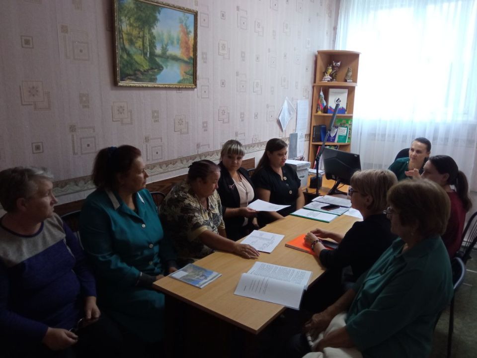 23 сентября депутат Старобешевского муниципального совета Светлана Клапша провела встречу с трудовым коллективом в ГБОУ "ПЕТРОВСКАЯ ШКОЛА СТАРОБЕШЕВСКОГО М.О.", посвященную обсуждению насущных проблем и перспектив развития...
