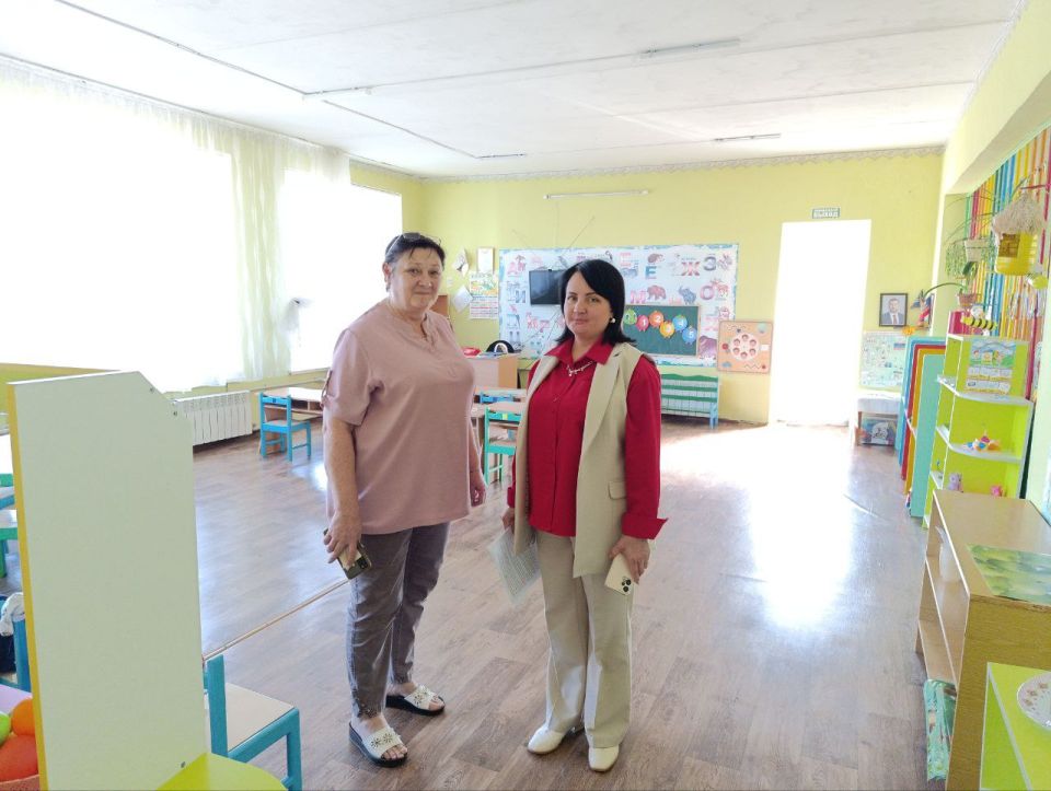 Заместитель главы администрации Волновахского муниципального округа и координатор Женского движения «Единой России» Елена Снисаренко провела рабочую встречу с коллективом ГКДОУ "Ближненский детский сад "Золотой ключик", где...