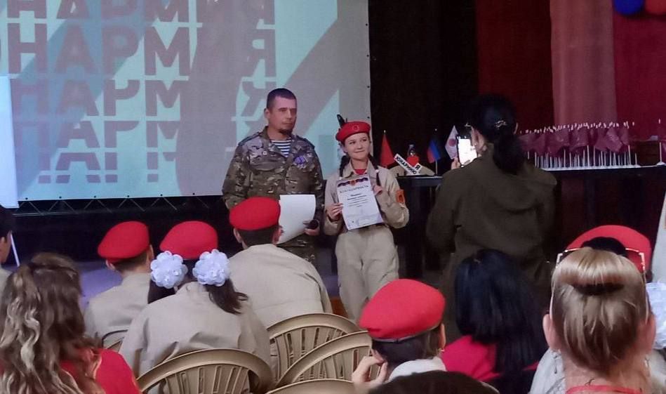 Сила Республики. Руководитель юнармейского отряда ВПК "Пламя" ГБОУ "Средняя школа № 4 г.о. Харцызск", Жукова Марина Константиновна и председатель совета юнармейских командиров Мокровуз Виктория Андреевна, приняли участие в...
