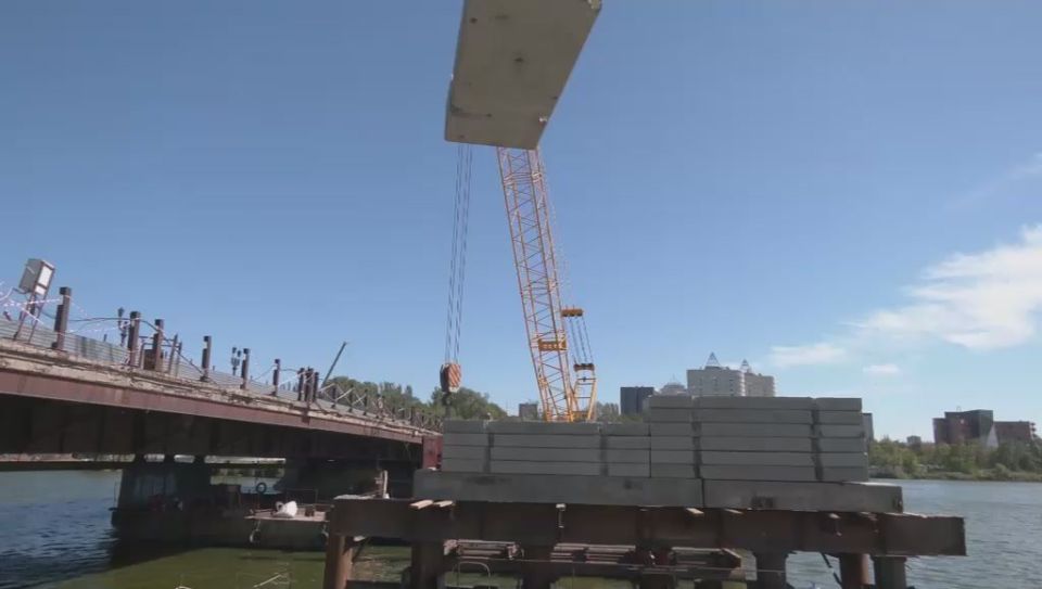 «Не просто замазывают — видно, что краны работают. Мост будет шикарный!» — какой жители ожидают увидеть переправу по проспекту Ильича?