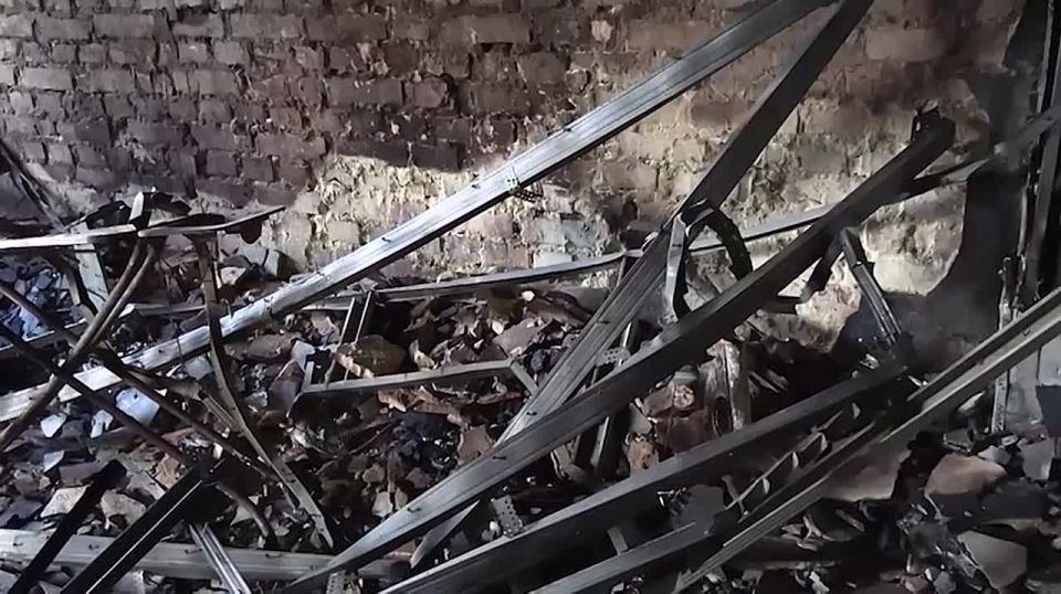 Полицейские вынесли женщину из горящей квартиры в недавно освобожденном Курахово