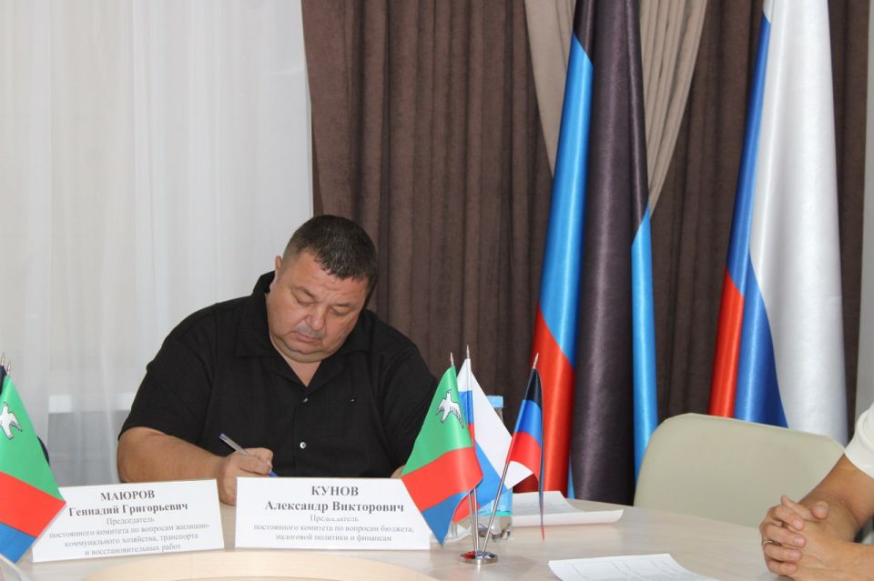 Роман Конев: Состоялись заседания постоянных комитетов Горловского городского совета Донецкой Народной Республики первого созыва