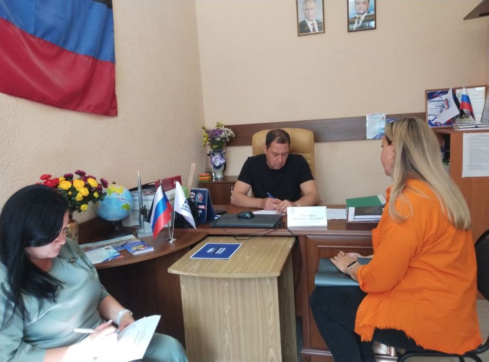 Константин Зинченко: На связи с гражданами. Провел прием граждан в Волновахском отделении общественной приемной Единой России совместно с представителями профильных управлений и отделов администрации Волновахского МО. На...