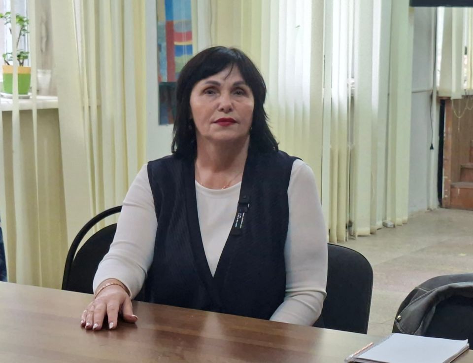 Заместитель главы администрации городского округа Дебальцево Козлова Оксана провела встречу с трудовым коллективом МБУ "Центр социальной реабилитации смешенного типа для детей инвалидов в г.Дебальцево"