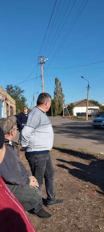 Начальник Белояровского территориального отдела Анатолий Курнышов встретился с жителями села Карпово-Надеждинка