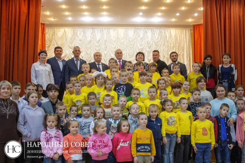 Константин Кузьмин: Наши братья из Ингушетии привезли помощь в Амвросиевский детский дом «Росток»