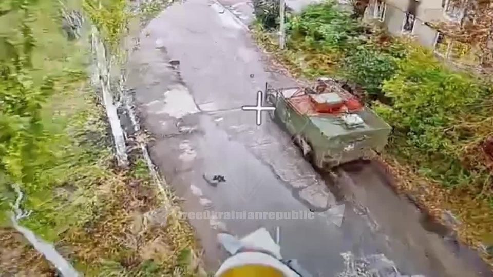 Операторы расчета FPV батальона им. Максима Кривоноса продолжают уничтожать технику националистов на Красноармейском направлении совместно с ВС РФ