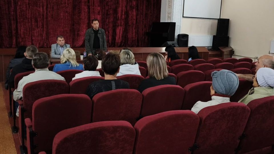 Константин Зинченко: Обсудил с жителями с. Златоустовка вопросы водоснабжения и благоустройства