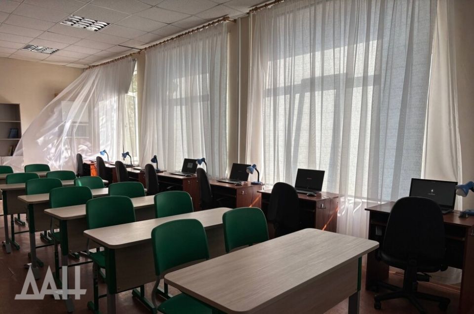 Для детей. В Минпромторге РФ рассказали о помощи школам Донбасса и Новороссии