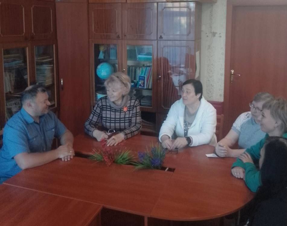 25 сентября в детском саду №26 прошла встреча коллектива с начальником городского Управления образования Николаем Осиповым