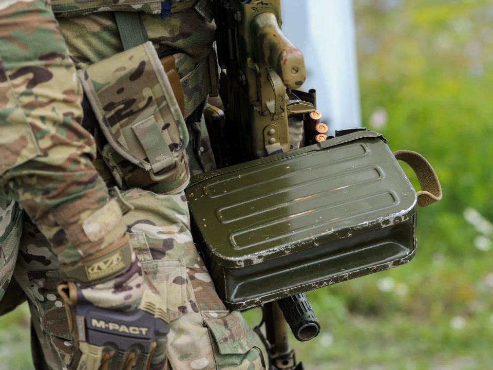 Бойцы СВО два месяца укрывались под танком. Видео