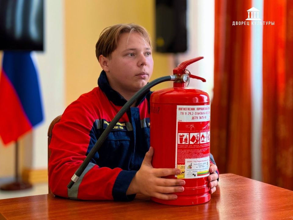 26 сентября в Харцызском городском Дворце культуры совместно с филиалом фонда «Защитники Отечества» состоялась встреча с Донецким региональным отделением Всероссийской общественной молодежной организации «Всероссийский...