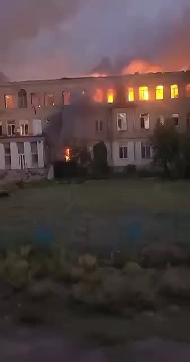 Доброполье. Учебные корпуса, использовавшиеся как место временного размещения ВСУ