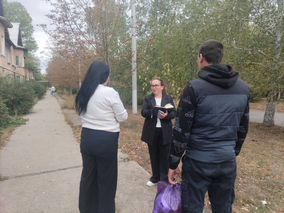 29 сентября 2025 года, начальник Мироновского территориального отдела управления по работе с территориальными органами администрации городского округа Дебальцево Марина Овчаренко встретилась с жителями посёлка городскоготипа...