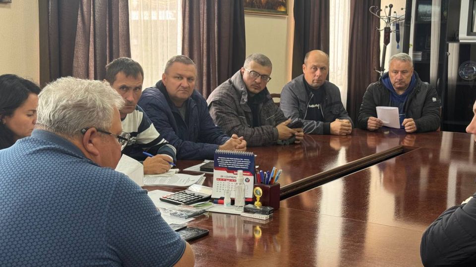 Игорь Мартынов: Провёл рабочее совещание с юридическими лицами и индивидуальными предпринимателями, обслуживающими муниципальные маршруты регулярных перевозок на территории городского округа Енакиево