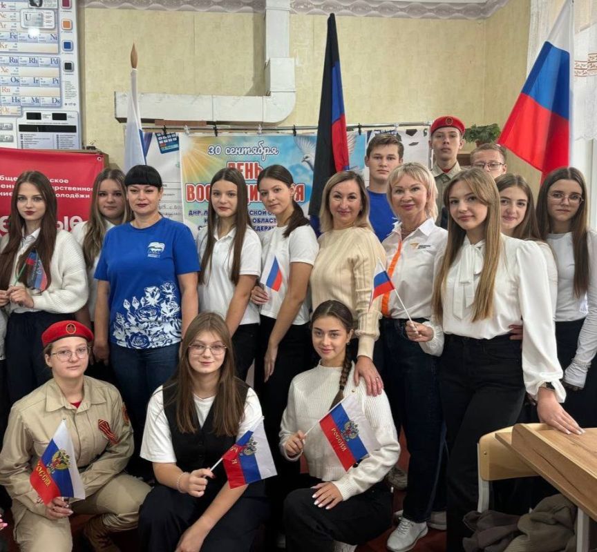 29 сентября, в ГБОУ "Гимназия г.о.Торез" в рамках проекта "Лица дружбы" был проведен телемост "Мы вместе" с гимназией г. Уссурийска Приморского края