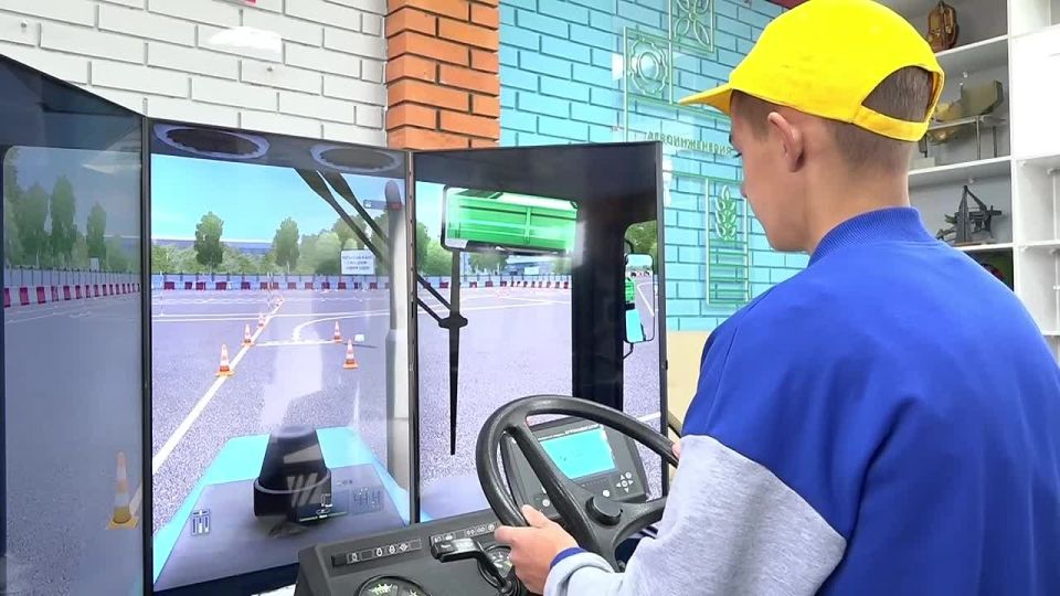 #* Подборка интересных новостей из регионов к этому часу