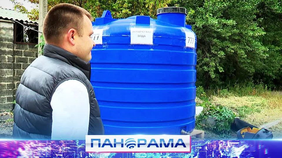 Предприниматель из Харцызска бесплатно установил людям пятитонный бак с водой!